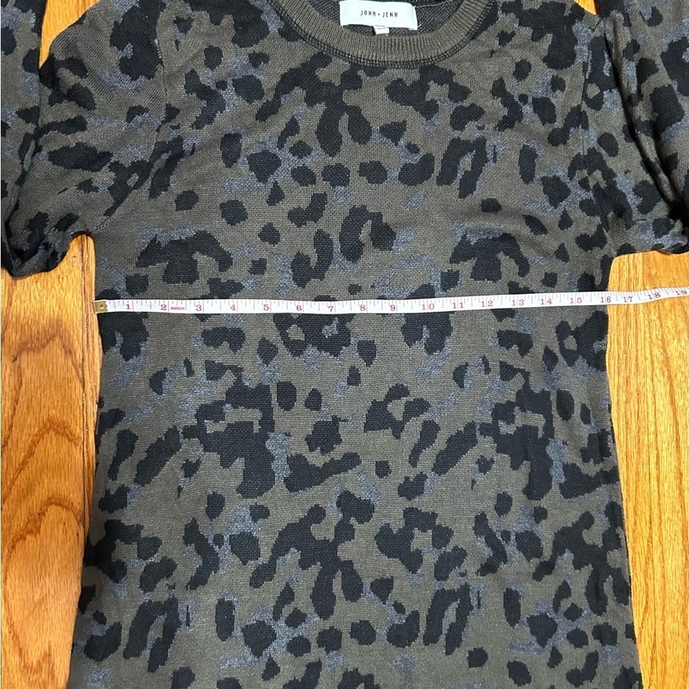 John and Jenn Soft Camouflage Knit Sweater Dress Size Medium - Picture 4 of 7